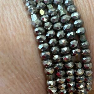 B117 Stunning Gunmetal Silver Beaded Bracelet with leather closure